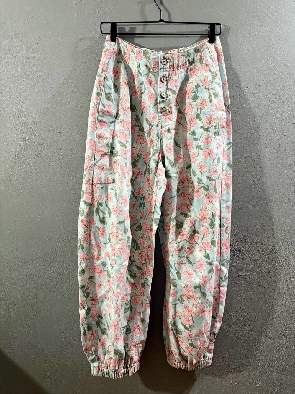 NWOT. POL Floral Button-Front Jogger Pants - Pink & Green